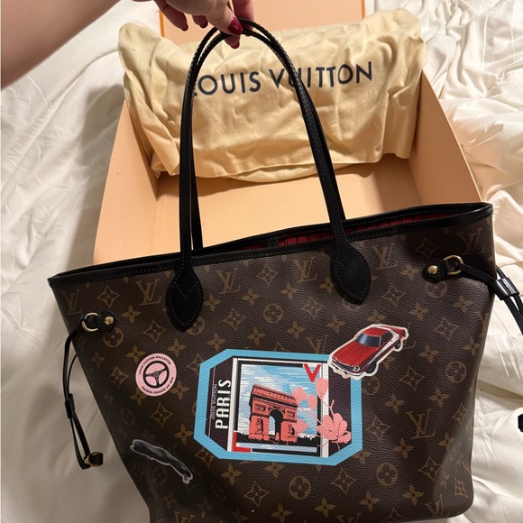 Louis Vuitton World Tour Purse With Wristlet - Picture 6 of 9